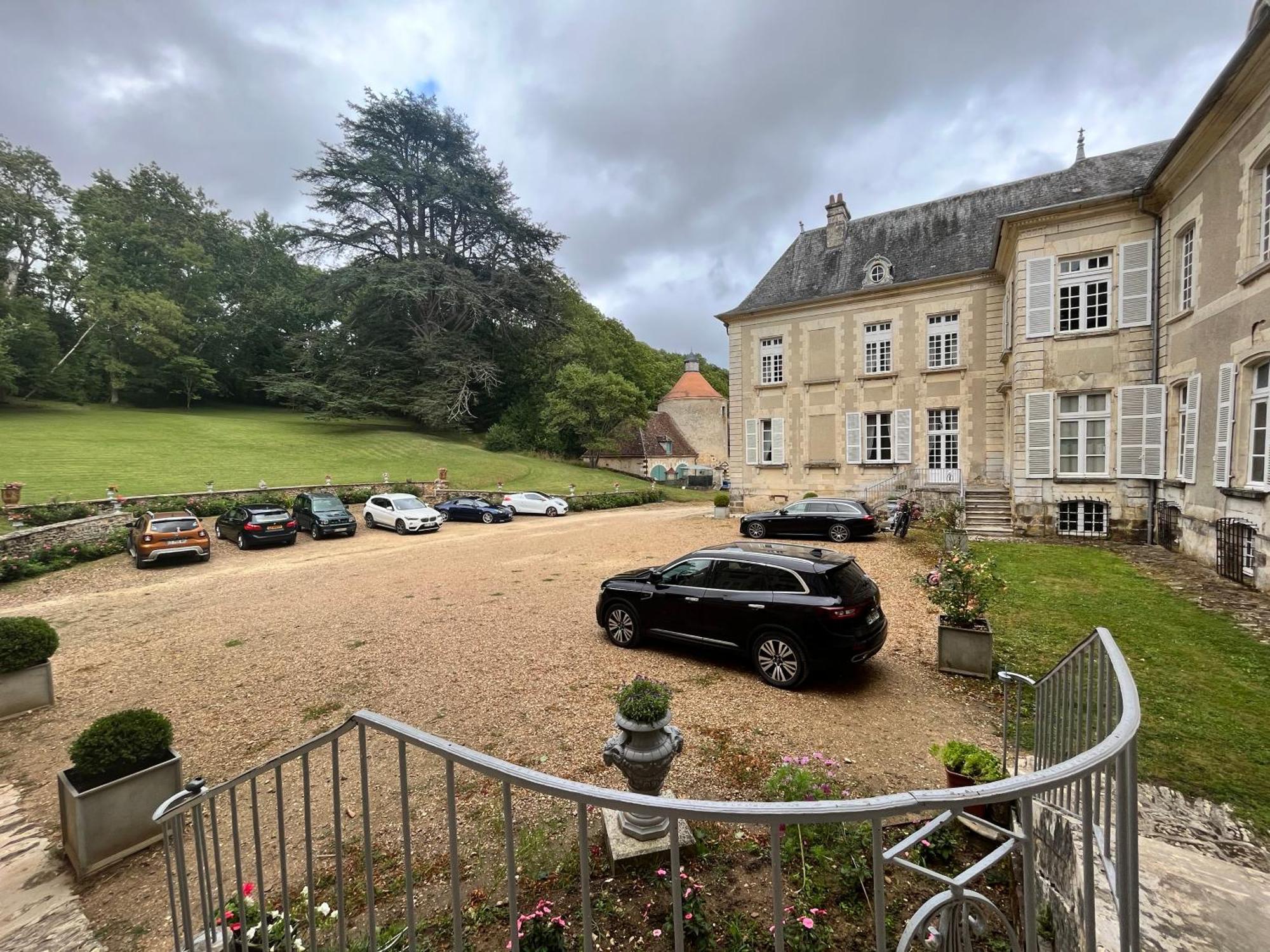 Chateau De Beaujeu Sens-Beaujeu Exteriér fotografie