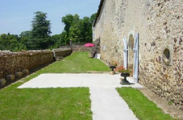 Chateau De Beaujeu Sens-Beaujeu Exteriér fotografie